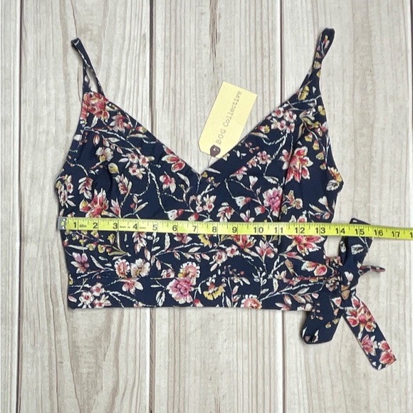 BOG Collective Women’s Size Small Floral Print Cropped Crop Tank Top Blue - Picture 3 of 6